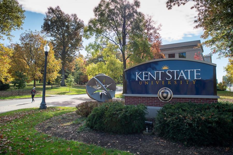 Photo of Kent State University campus by Franklin Hall