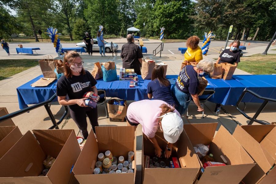 2020 Flashes Fighting Hunger Contactless Food Drive
