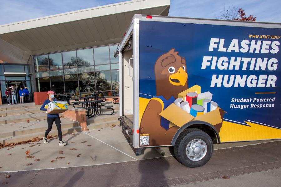 Flashes Fighting Hunger Mobile Food Pantry 