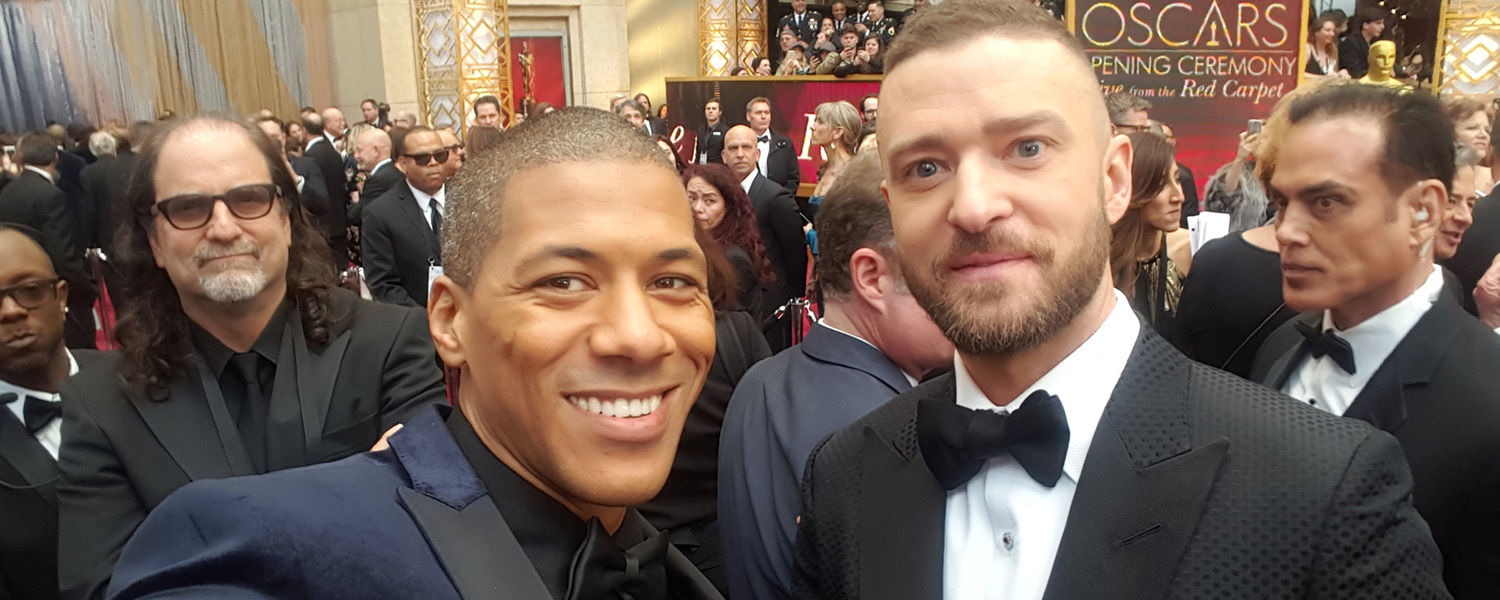 Alumnus Shannon LaNier, '03, snags a selfie with Justin Timberlake while covering the 2017 Oscars for Arise Entertainment360