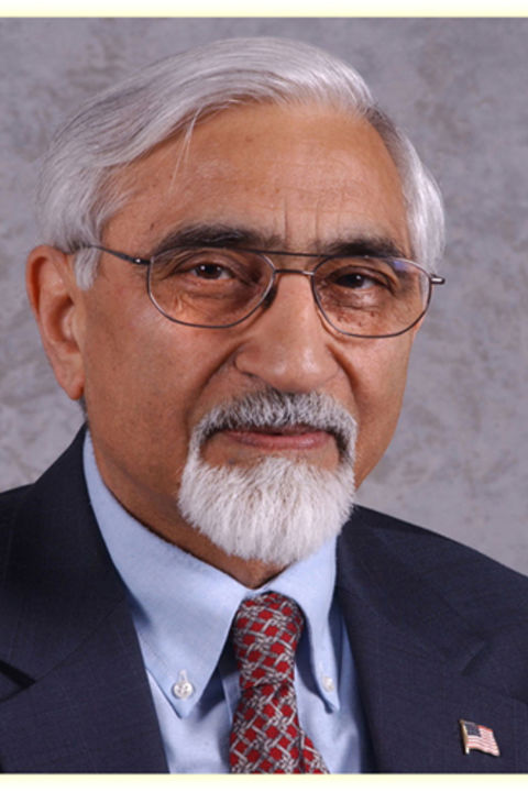 Dr. Surinder Bhardwaj Headshot